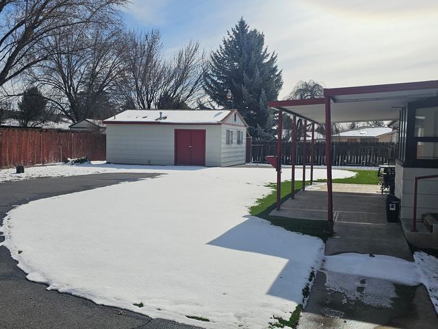 4443 Day Drive, Klamath Falls, OR 97603