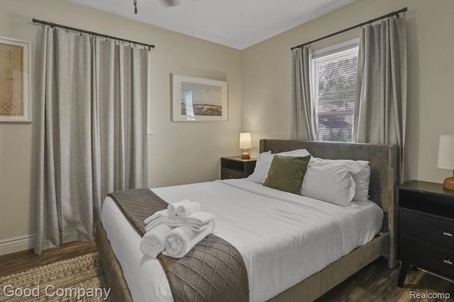 1102 S Wilson Avenue, Royal Oak, MI 48067