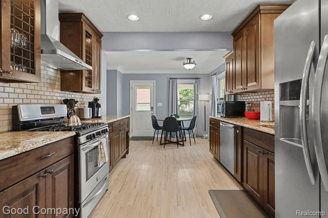 1102 S Wilson Avenue, Royal Oak, MI 48067