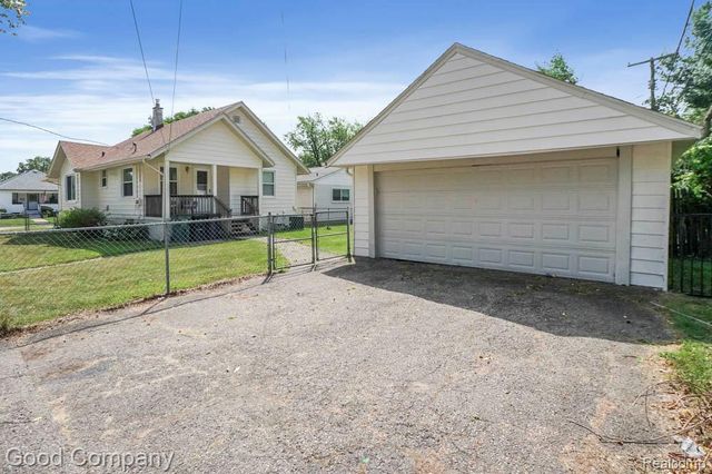 1102 S Wilson Avenue, Royal Oak, MI 48067