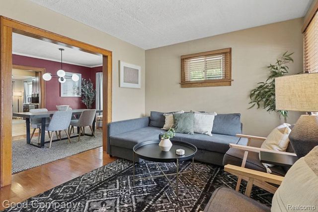 1102 S Wilson Avenue, Royal Oak, MI 48067