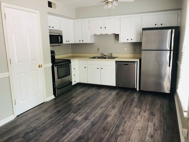 906 Hammack Dr, Nashville, TN 37214