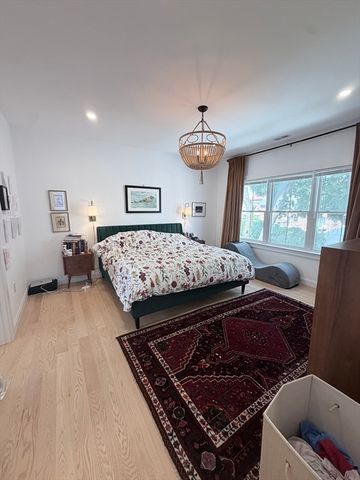 15 Emaerald St 1, Newton, MA 02458
