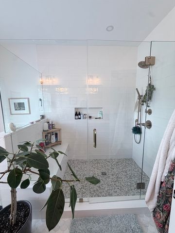15 Emaerald St 1, Newton, MA 02458