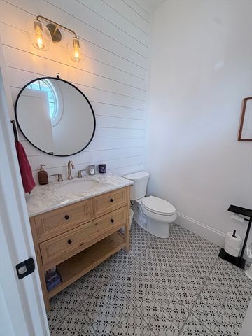 15 Emaerald St 1, Newton, MA 02458