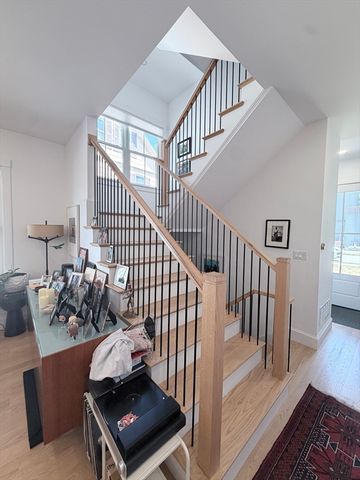 15 Emaerald St 1, Newton, MA 02458