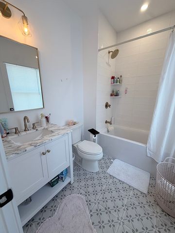 15 Emaerald St 1, Newton, MA 02458