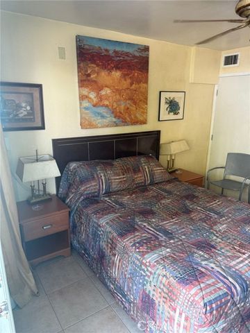 1047 Pacific Avenue, Long Beach, CA 90813