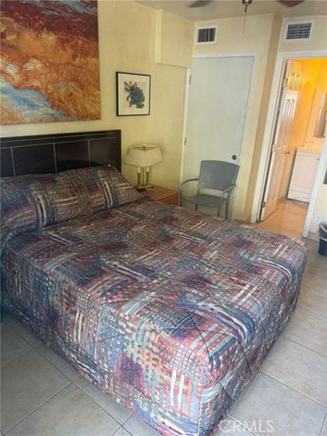 1047 Pacific Avenue, Long Beach, CA 90813