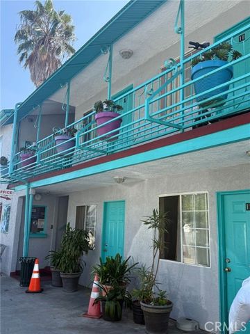 1047 Pacific Avenue, Long Beach, CA 90813