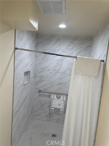 1047 Pacific Avenue, Long Beach, CA 90813