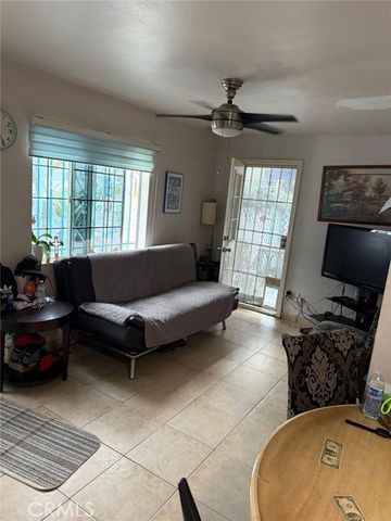 1047 Pacific Avenue, Long Beach, CA 90813