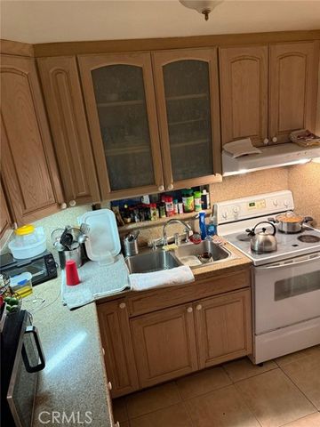 1047 Pacific Avenue, Long Beach, CA 90813