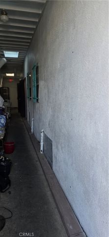 1047 Pacific Avenue, Long Beach, CA 90813