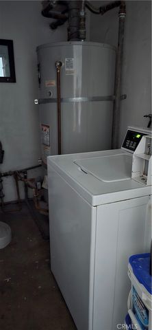 1047 Pacific Avenue, Long Beach, CA 90813