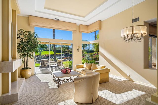 551 Red Arrow Trail, Palm Desert, CA 92211