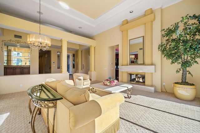 551 Red Arrow Trail, Palm Desert, CA 92211