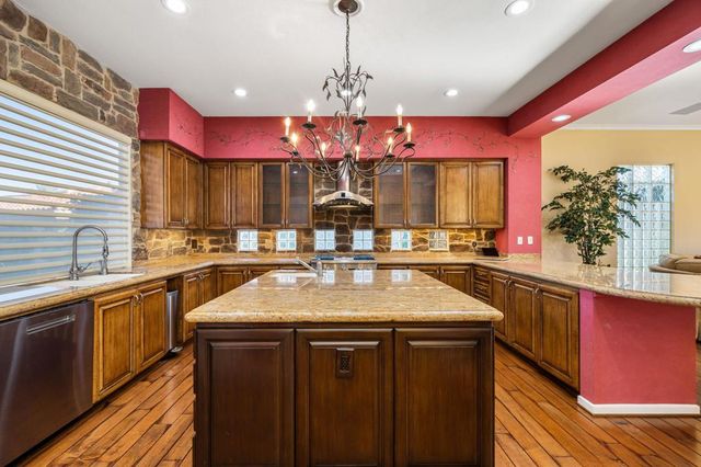 551 Red Arrow Trail, Palm Desert, CA 92211