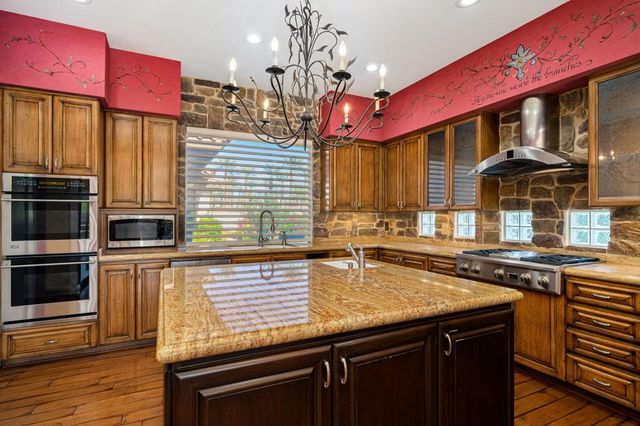 551 Red Arrow Trail, Palm Desert, CA 92211