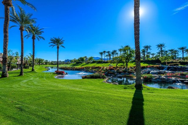 551 Red Arrow Trail, Palm Desert, CA 92211