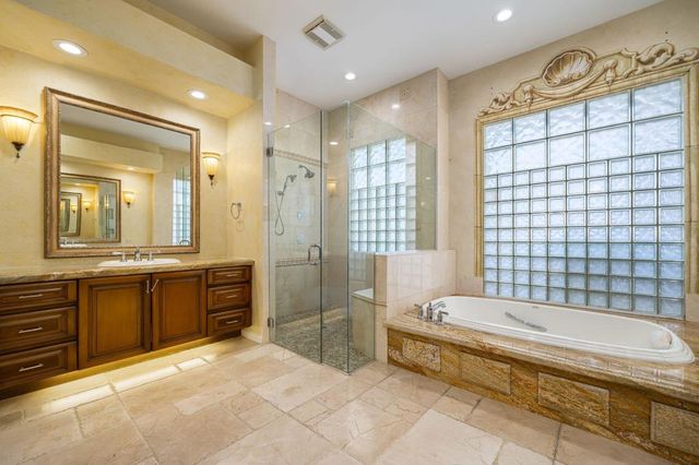 551 Red Arrow Trail, Palm Desert, CA 92211