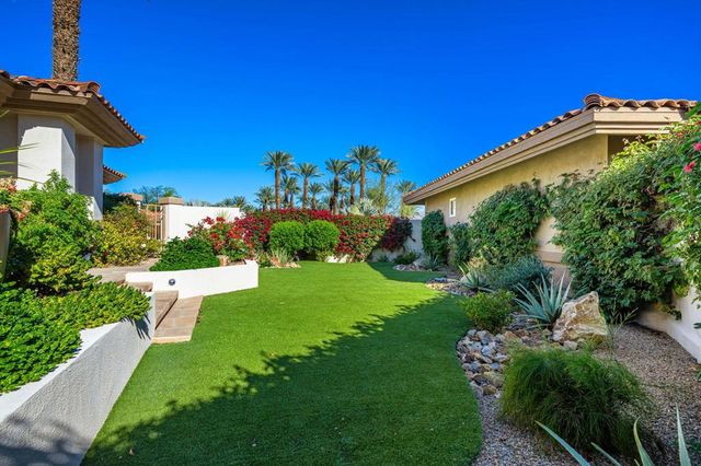551 Red Arrow Trail, Palm Desert, CA 92211