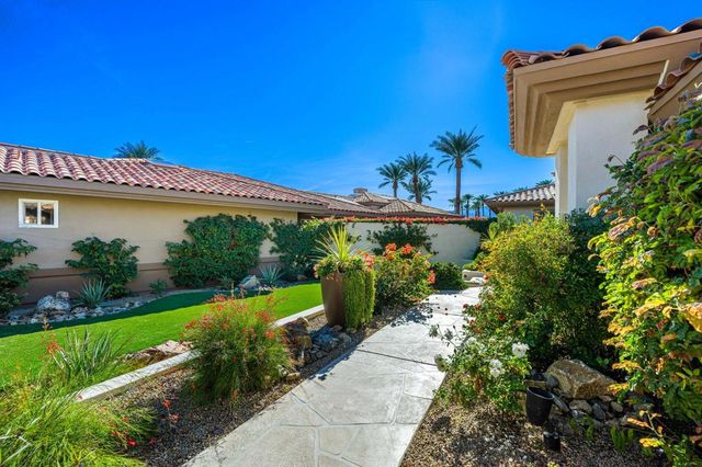 551 Red Arrow Trail, Palm Desert, CA 92211