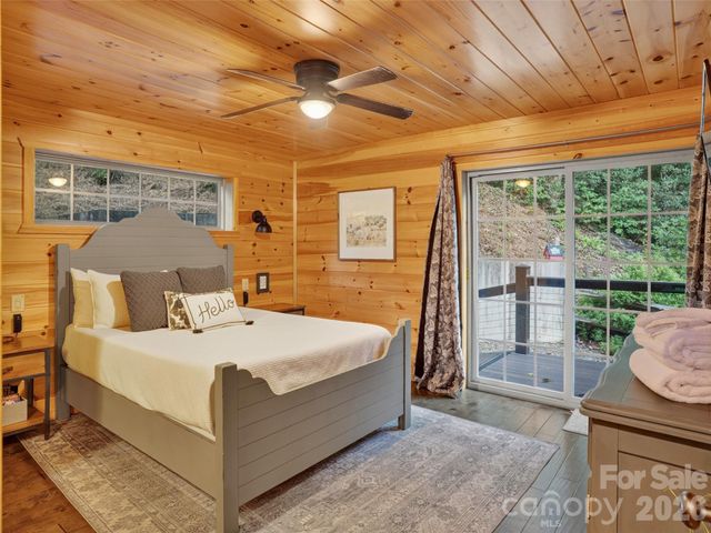 3050 Green River Cove Road, Saluda, NC 28773