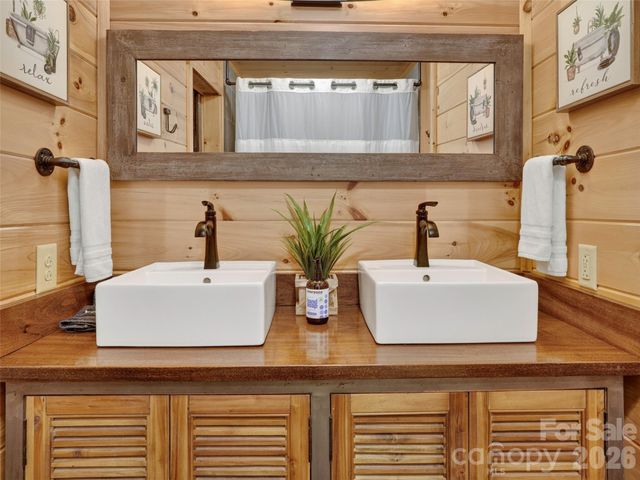 3050 Green River Cove Road, Saluda, NC 28773
