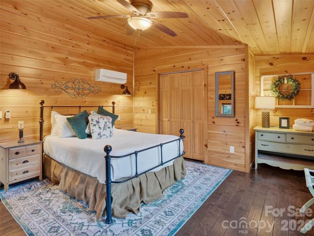 3050 Green River Cove Road, Saluda, NC 28773