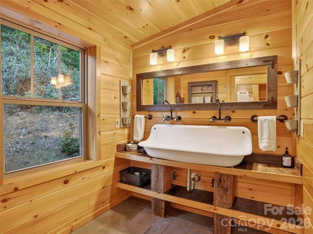 3050 Green River Cove Road, Saluda, NC 28773