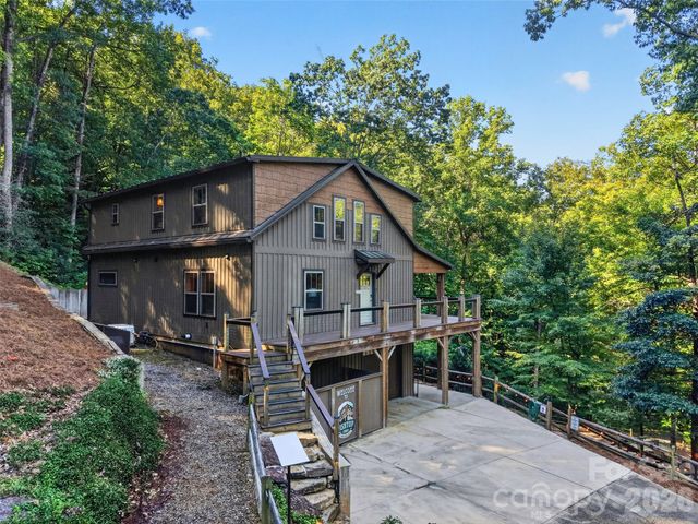 3050 Green River Cove Road, Saluda, NC 28773