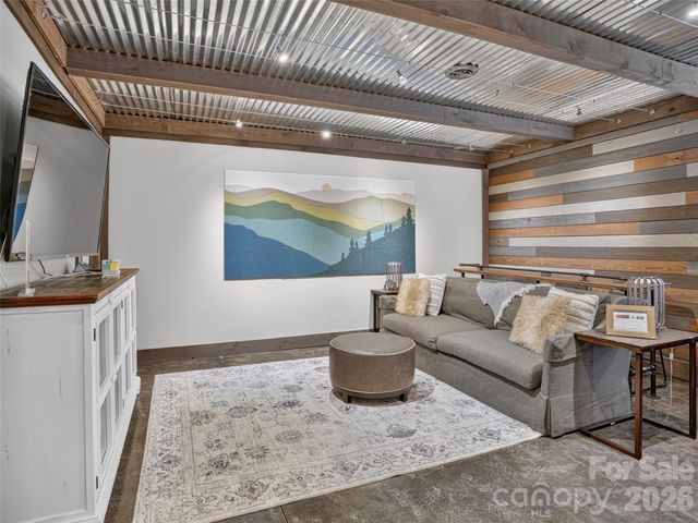 3050 Green River Cove Road, Saluda, NC 28773