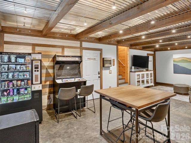 3050 Green River Cove Road, Saluda, NC 28773