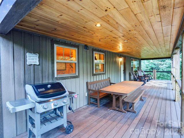 3050 Green River Cove Road, Saluda, NC 28773