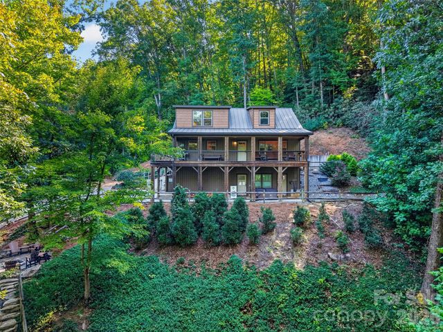 3050 Green River Cove Road, Saluda, NC 28773