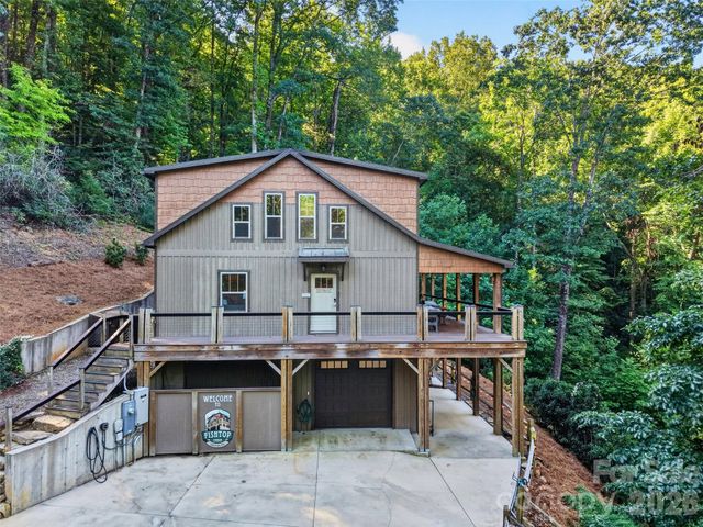 3050 Green River Cove Road, Saluda, NC 28773