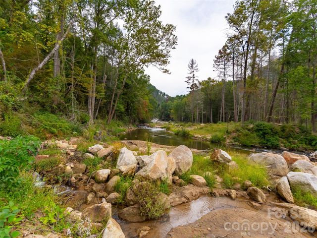 3050 Green River Cove Road, Saluda, NC 28773