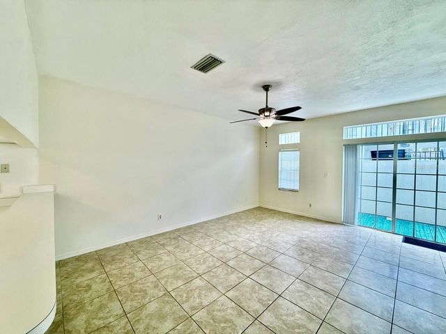 2802 W CLEVELAND STREET L, Tampa, FL 33609