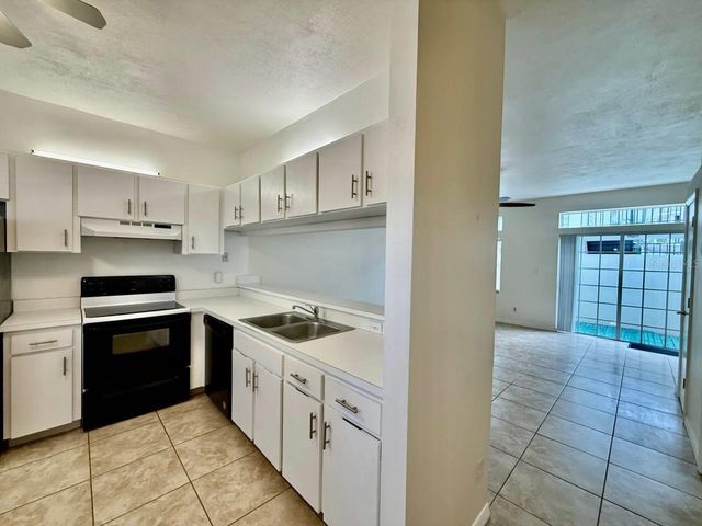 2802 W CLEVELAND STREET L, Tampa, FL 33609