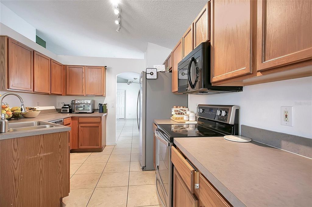 Image 11 of property listing at 14528 KRISTENRIGHT LANE, Orlando, FL 32826