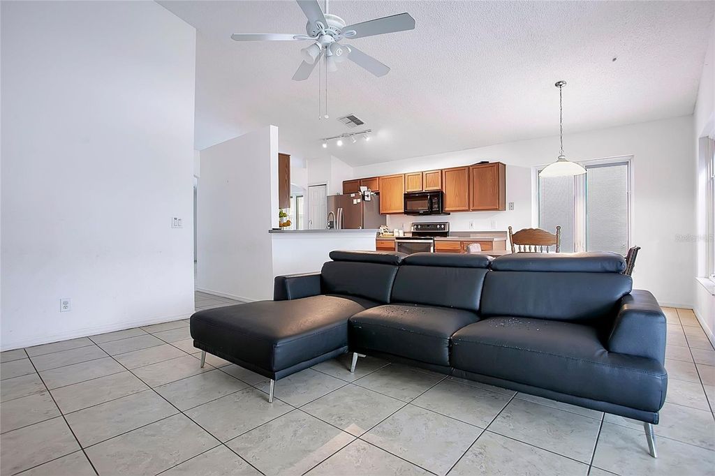 Image 14 of property listing at 14528 KRISTENRIGHT LANE, Orlando, FL 32826