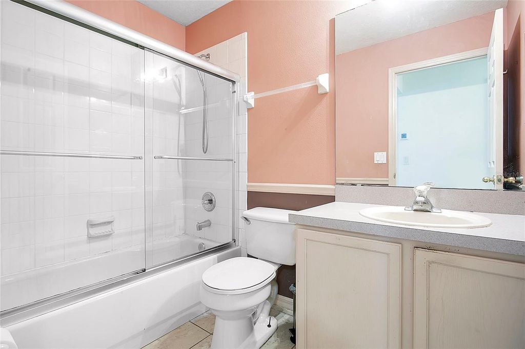 Image 23 of property listing at 14528 KRISTENRIGHT LANE, Orlando, FL 32826