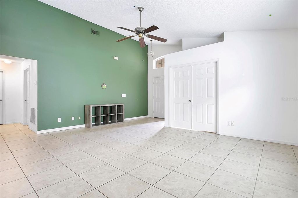 Image 4 of property listing at 14528 KRISTENRIGHT LANE, Orlando, FL 32826