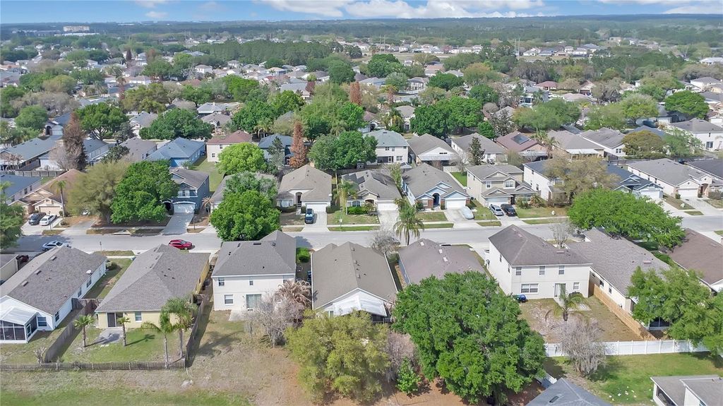 Image 38 of property listing at 14528 KRISTENRIGHT LANE, Orlando, FL 32826