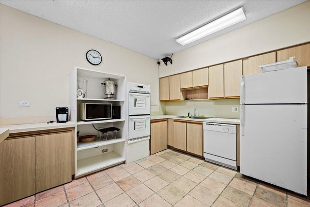 3540 S Ocean Boulevard 309, South Palm Beach, FL 33480