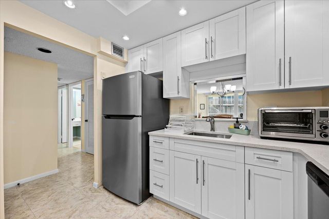 3540 S Ocean Boulevard 309, South Palm Beach, FL 33480