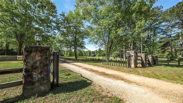 9511 Highpoint Road, Villa Rica, GA 30180