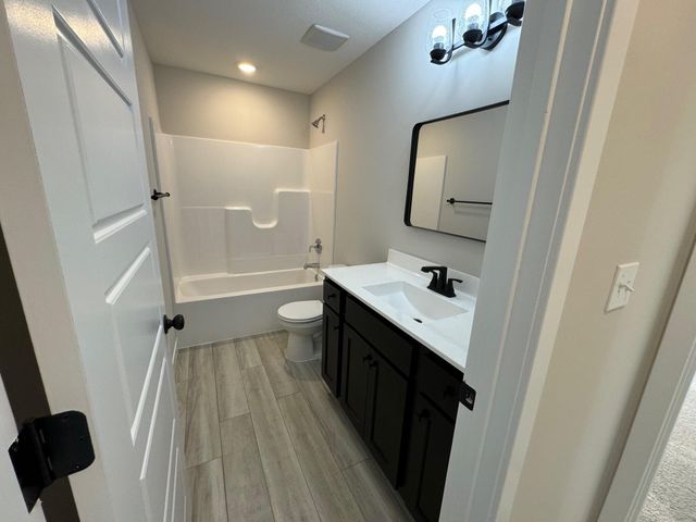 3305 MILAN DR, Columbia, MO 65202