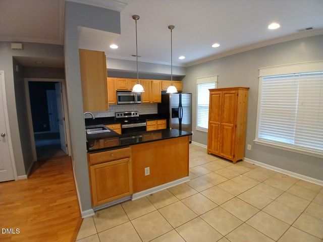 2215 University Drive, Durham, NC 27707